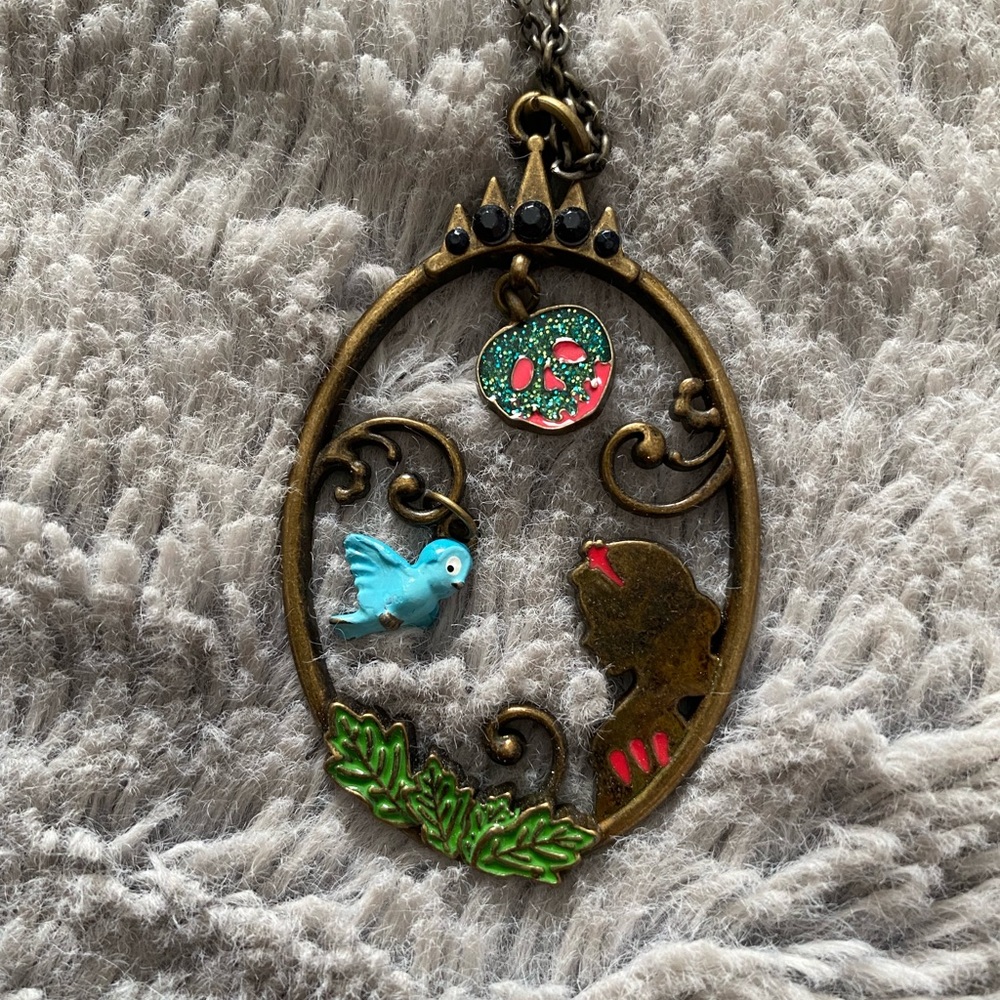 Disney Snow White necklace Pendant